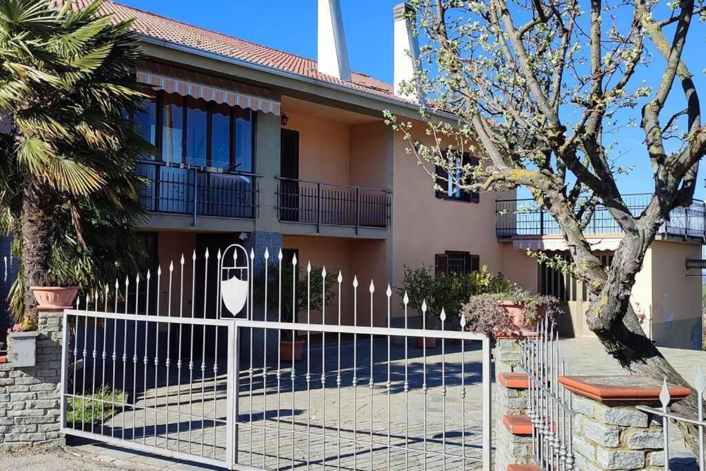 Il Canto Del Gallo Casa Vacanze Ristorante Pizzeria Cassinasco Exterior photo